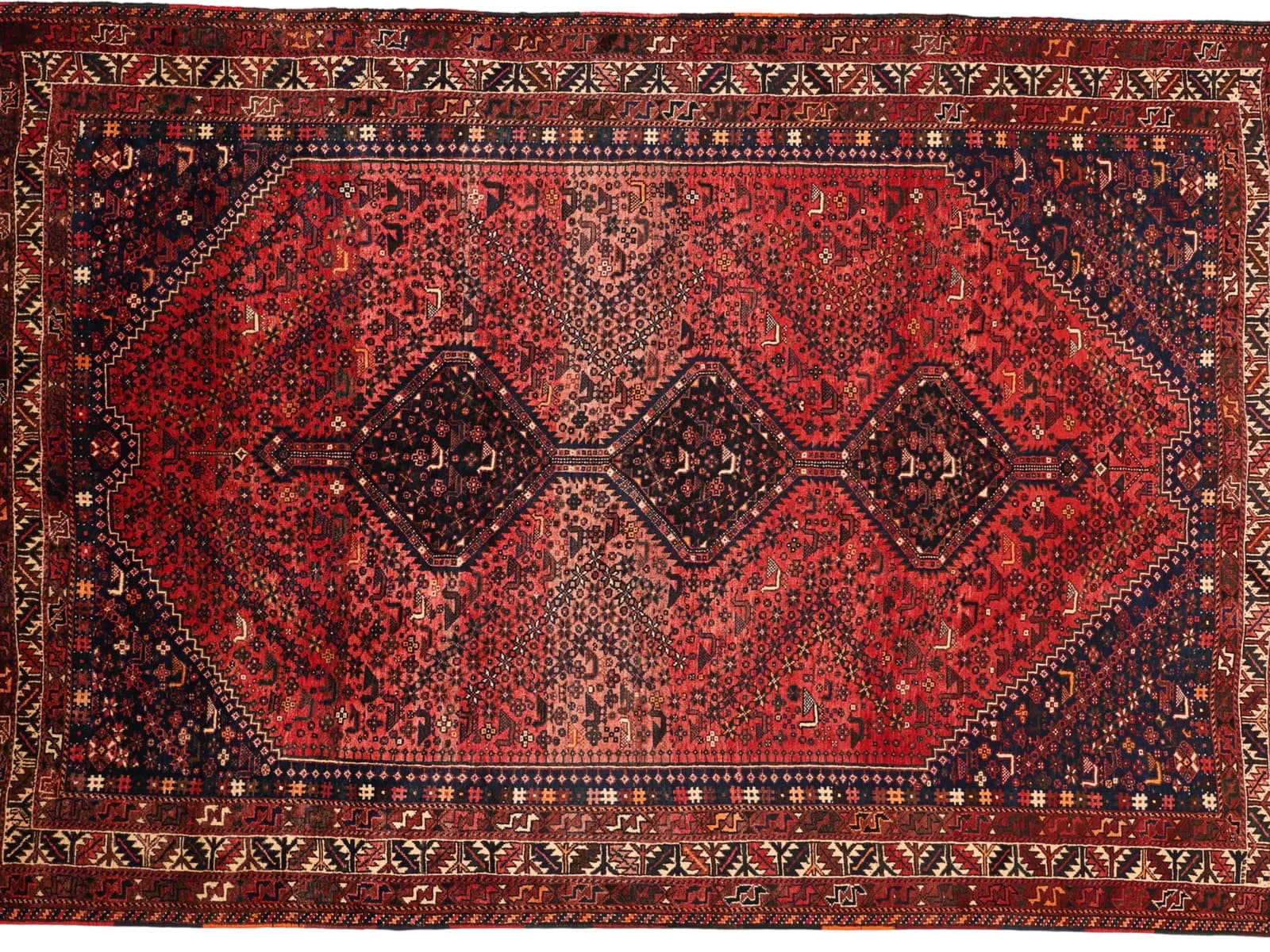 Schiraz rugs — RUGSOCIÉTÉ Hamburg Speicherstadt