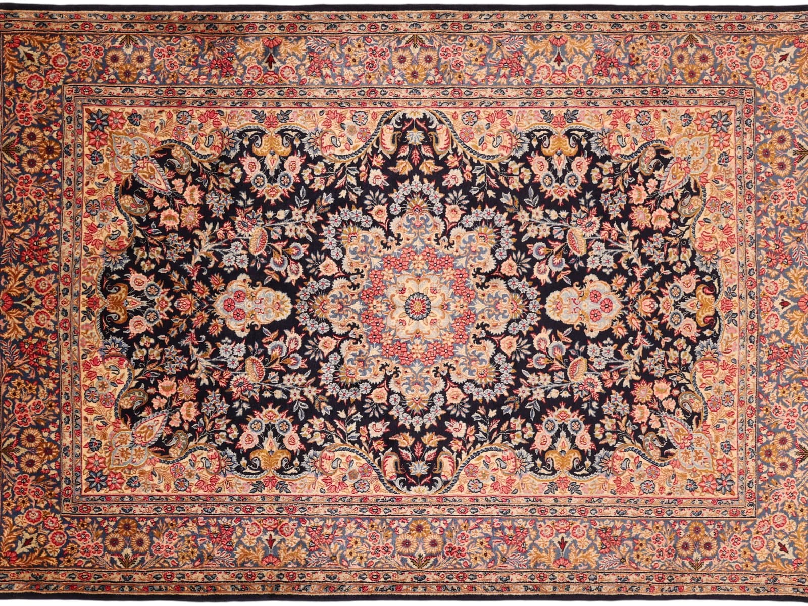 Kerman rugs — RUGSOCIÉTÉ Hamburg Speicherstadt