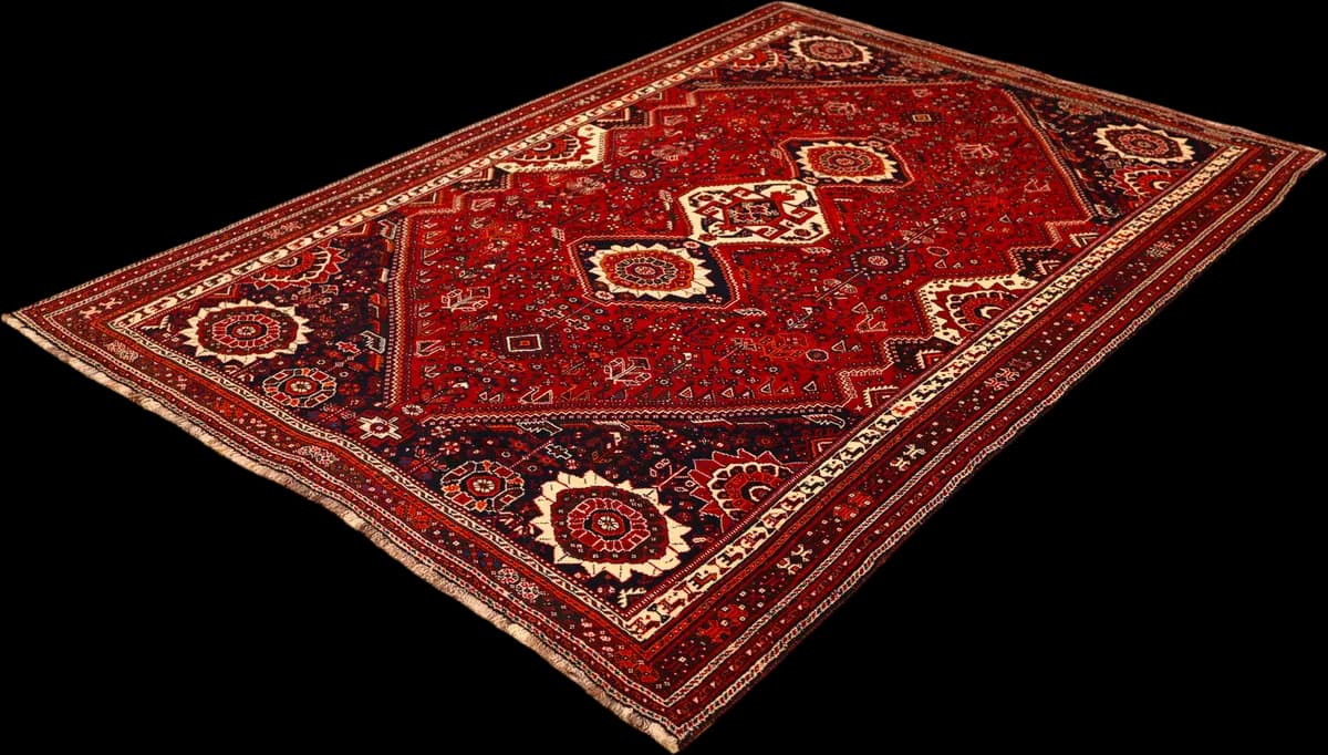 Shiraz — Ghashghai, 314 × 211 cm — detail | RUGSOCIETE