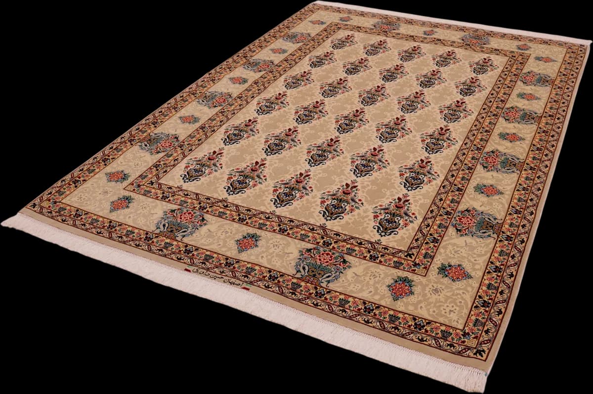 Isfahan — Isfahan, 222 × 149 cm — detail | RUGSOCIETE