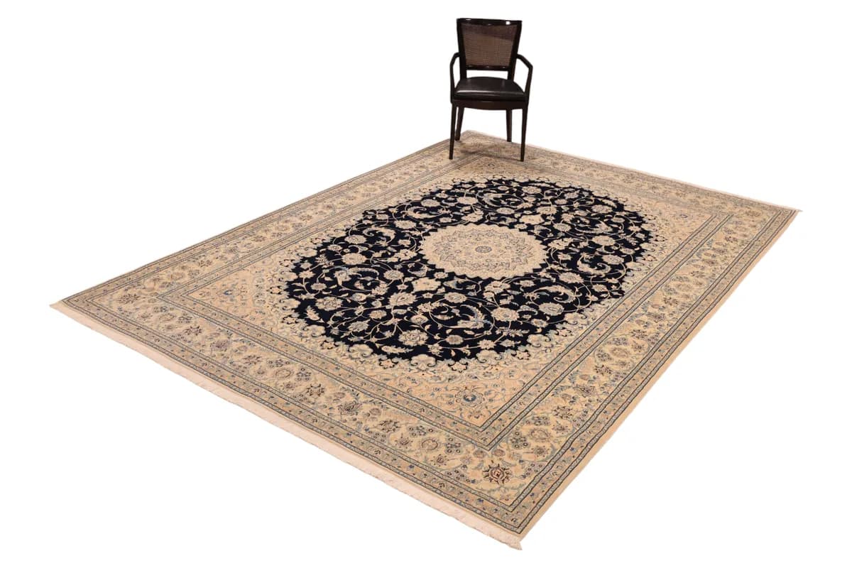 Nain 9La — Nain Excl. W.S., 348 × 249 cm — detail | RUGSOCIETE