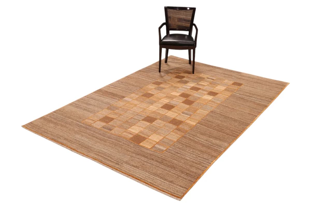 Gabbeh — Lori-Pars, 290 × 205 cm — detail | RUGSOCIETE