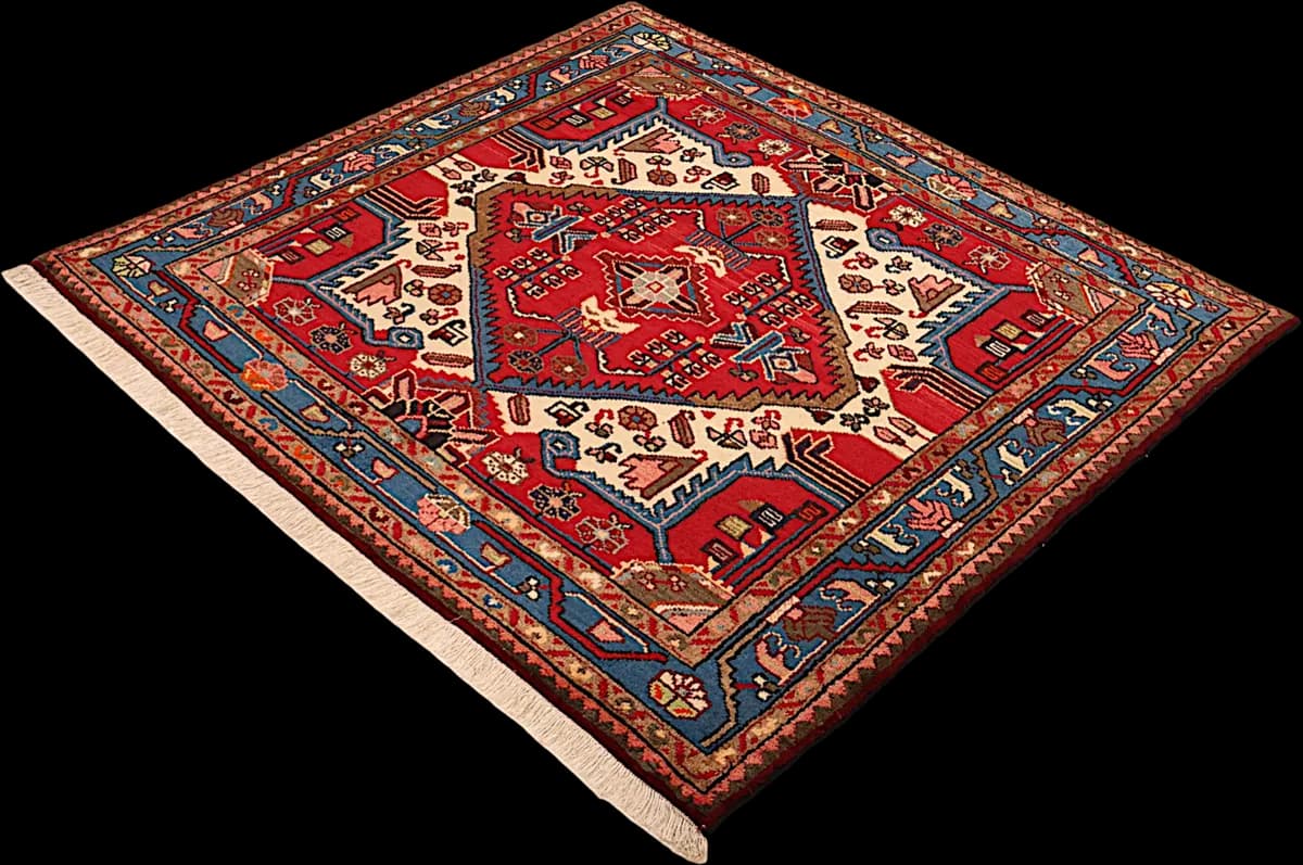 Hamadan — Beghardeh, 128 × 137 cm — detail | RUGSOCIETE