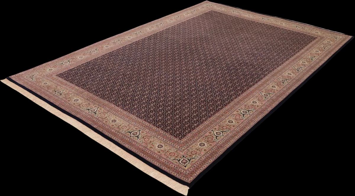 Tabriz — Tabriz Mahi (IN), 296 × 202 cm — detail | RUGSOCIETE