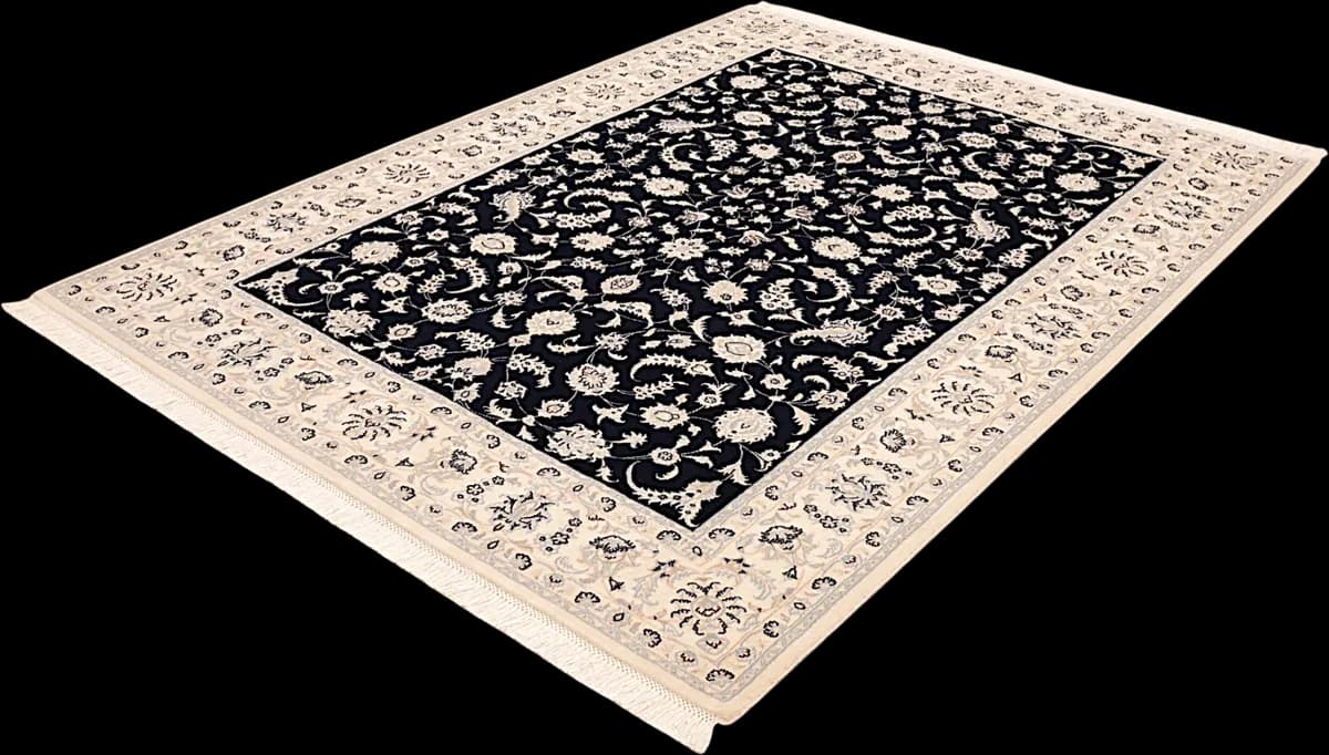 Nain 9La — Nain Excl. W.S., 237 × 170 cm — detail | RUGSOCIETE
