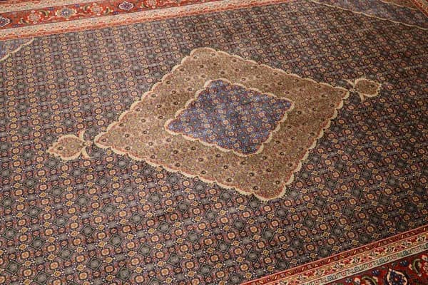 Ardabil rug — view 7, 326 × 201 cm | RUGSOCIETE