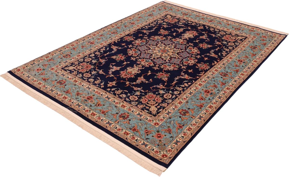 Isfahan rug — close-up of the weave and pile | RUGSOCIETE