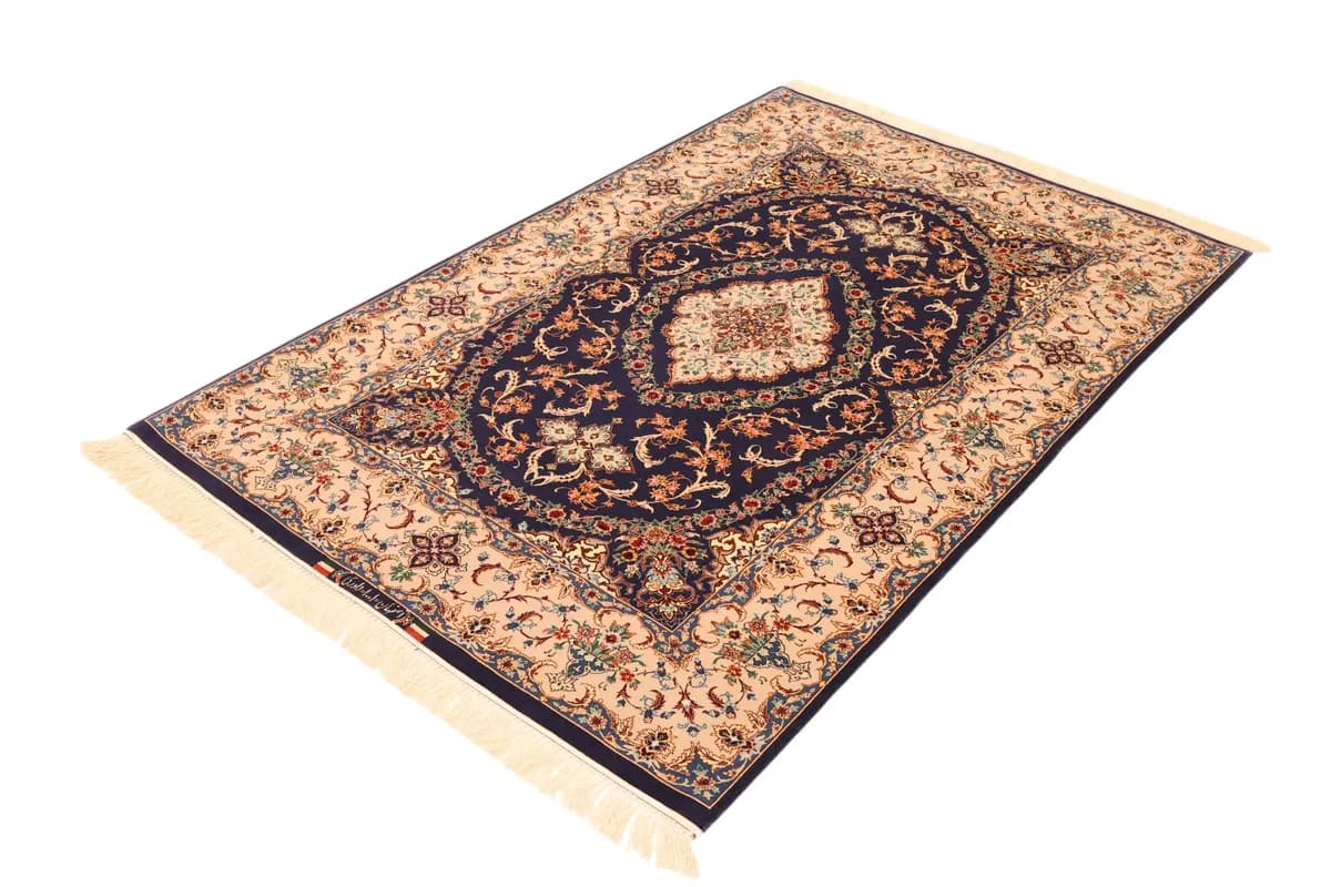 Isfahan — Isfahan, 200 × 127 cm — detail | RUGSOCIETE