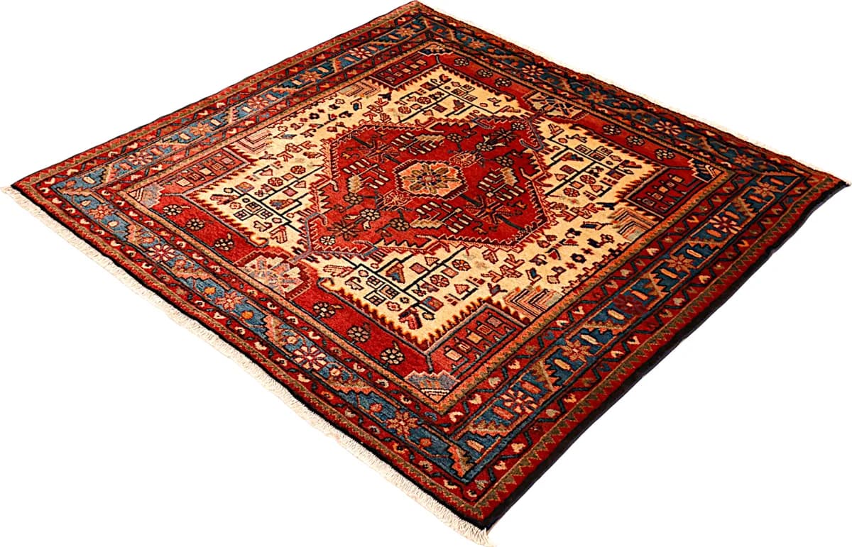 Beghardeh rug — close-up of the weave and pile | RUGSOCIETE