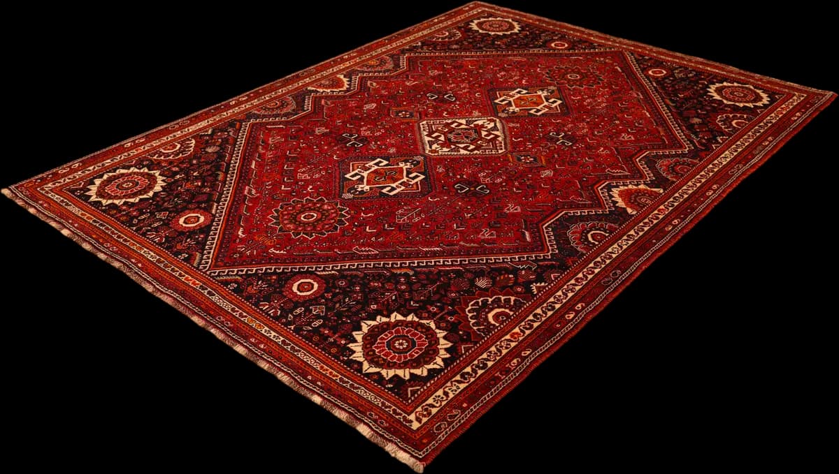 Shiraz — Ghashghai, 305 × 219 cm — detail | RUGSOCIETE