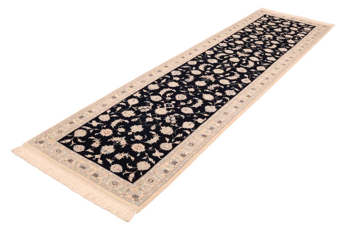 Nain 9La — Nain Excl. W.S., 335 × 87 cm — detail | RUGSOCIETE