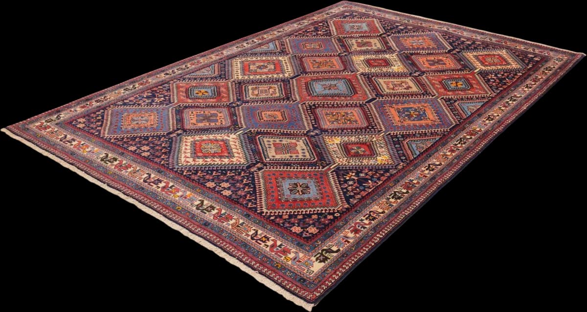 Yalameh — Yalameh, 302 × 200 cm — detail | RUGSOCIETE
