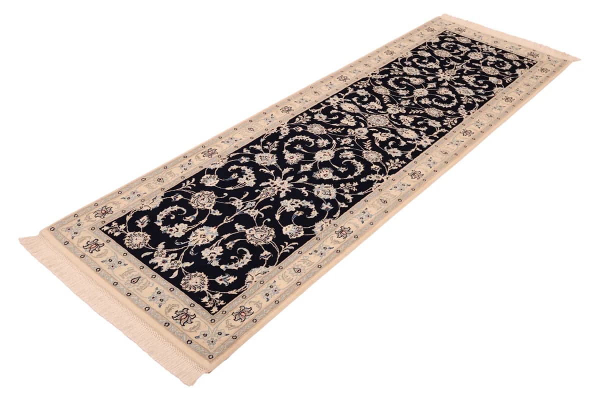 Nain 9La — Nain Excl. W.S., 249 × 79 cm — detail | RUGSOCIETE