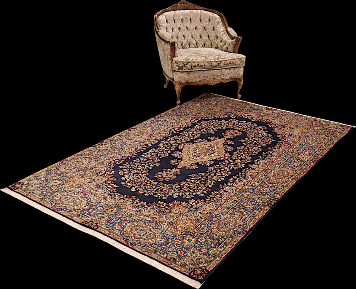 Kerman — Ravar, 240 × 147 cm — detail | RUGSOCIETE