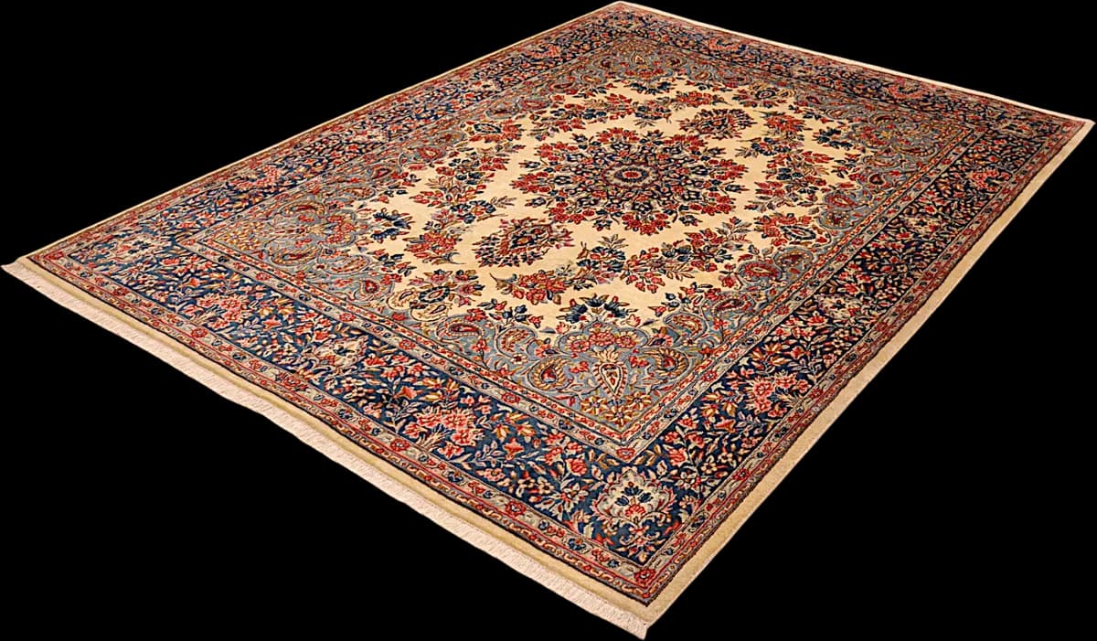 Kerman — Ravar, 237 × 168 cm — detail | RUGSOCIETE