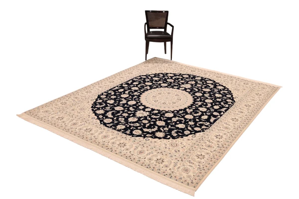 Nain 9La — Nain Excl. W.S., 297 × 248 cm — detail | RUGSOCIETE