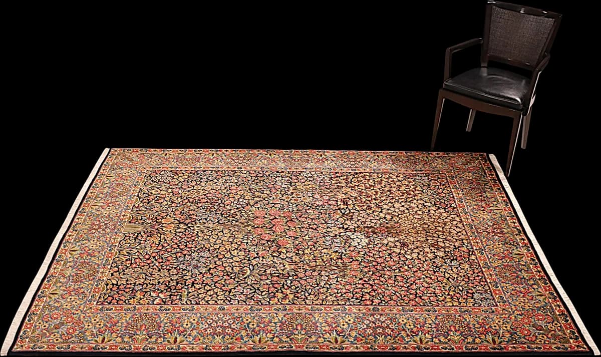 Kerman — Ravar, 236 × 176 cm — detail | RUGSOCIETE