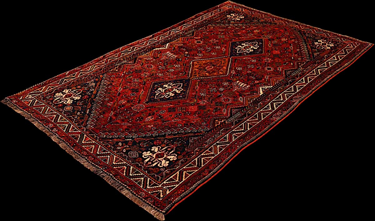 Shiraz — Ghashghai, 277 × 171 cm — detail | RUGSOCIETE