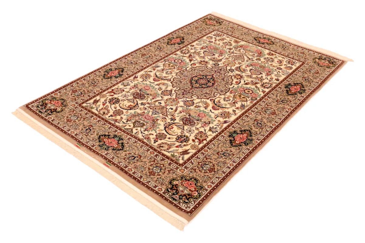 Isfahan — Isfahan, 199 × 131 cm — detail | RUGSOCIETE