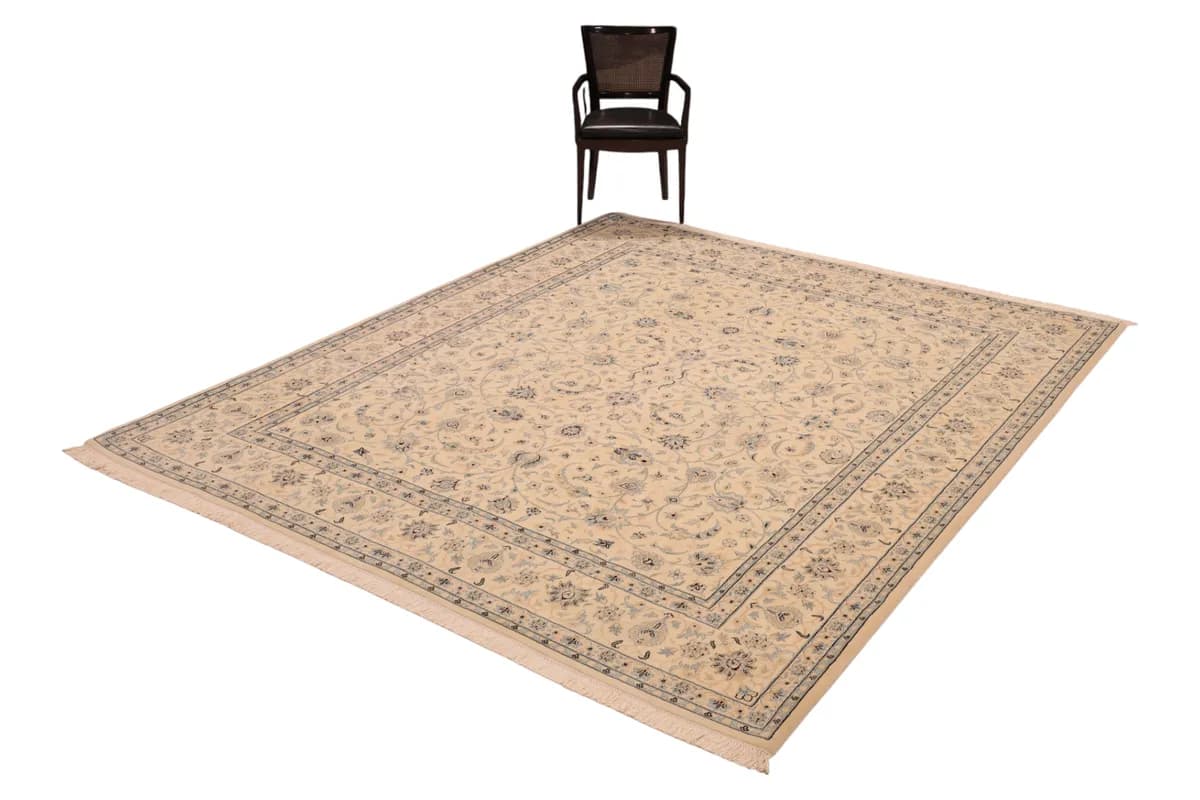 Nain 9La — Nain, 299 × 251 cm — detail | RUGSOCIETE